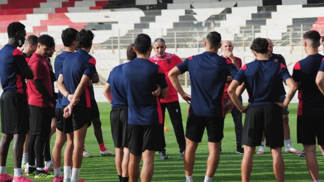 اتحاد العاصمة يتّصل بِهذا المدرب لِنهائي كأس الجمهورية