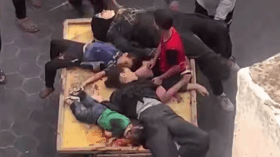 مشاهد صادمة.. مجزرة دامية بحق طالبي المساعدات في دير البلح