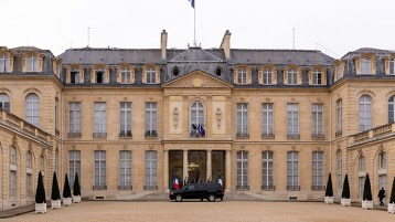 لماذا على باريس تسديد فاتورة قرنٍ من الاستعمار؟