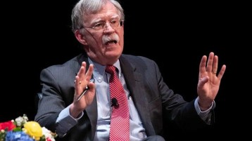 جون بولتون يحطّم معنويات المخزن من جديد!