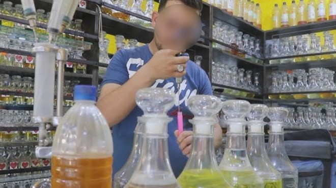 عطور “مجهولة” تباع في الأسواق.. ومختصون يحذرون