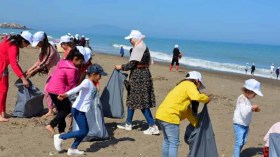 “عوم وخلي بلاصتك نقية”.. حملة واسعة لتنظيف الشواطئ