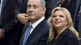 هكذا تسببت سارة نتنياهو في إقالة المتحدث باسم زوجها!