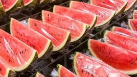 جدل واسع بين مستهلكي الدلاع والتجار