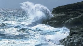 تنبيه: رياح قوية وأمواج خطيرة عبر هذه السواحل