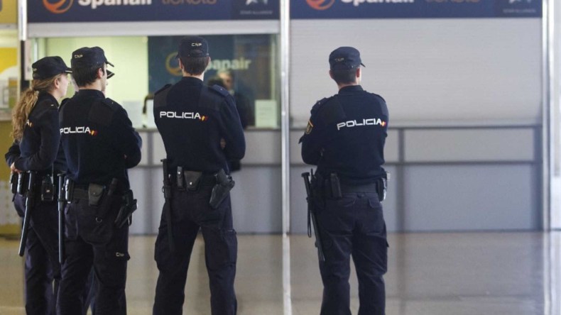  طُردت منها.. ماذا فعلت امرأة صهيونية داخل طائرة اسبانية؟