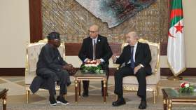 الرئيس تبون يستقبل الرئيس الأسبق لنيجيريا أوليسيجون أوباسانجو