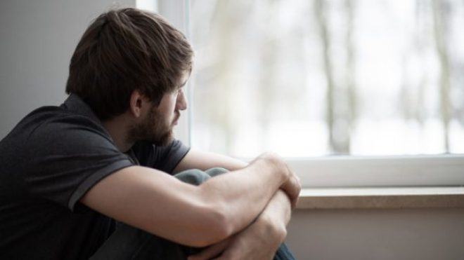 هل يجب على الشخص الانطوائي زيارة طبيب نفسي؟