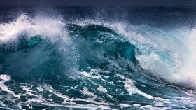 تحذير من أمواج قد تبلغ 3 أمتار في هذه السواحل