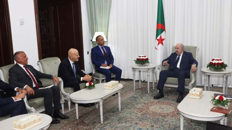 الرئيس تبون يستقبل المدير التنفيذي لعملاق الطاقة الإيطالي “إيني”