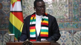 الرئيس الزيمبابوي يزور القطب العلمي والتكنولوجي بسيدي عبد الله