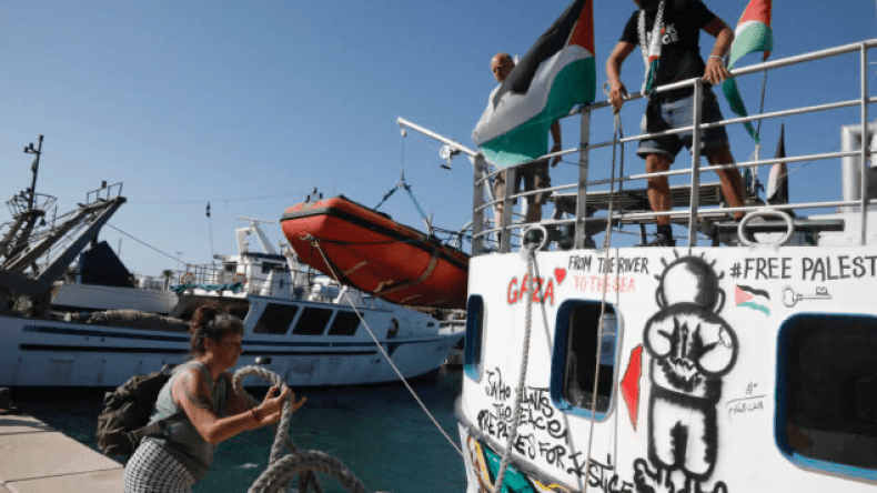 أسطول الحرية يرسل سفينة جديدة لكسر الحصار على غزة