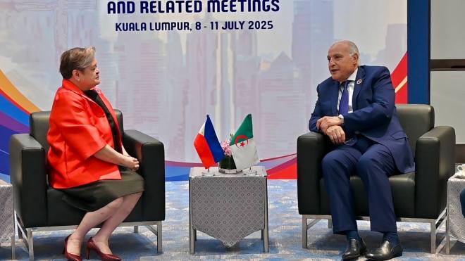 هذا ما بحثه عطاف مع نظيرته الفلبينية