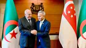 الجزائر وسنغافورة يناقشان تعزيز التعاون في مجالات حيوية