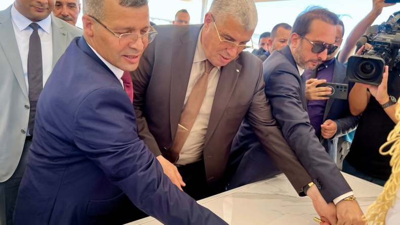 الأول من نوعه.. وضع حجر الأساس لمصنع لإنتاج حليب الأطفال بوهران