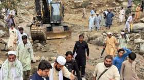 باكستان: سوء الأحوال الجوية يتسبب في مقتل أكثر من 160 شخصا وتحطم مروحية إنقاذ