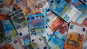 توقيف 5 متعاملين اقتصاديين و4 موظفين عموميين في قضية تبييض أموال بمستغانم