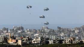 ارتفاع ضحايا عمليات الإنزال الجوي الخاطئ للمساعدات على غزة إلى 23 شهيدا و124 إصابة