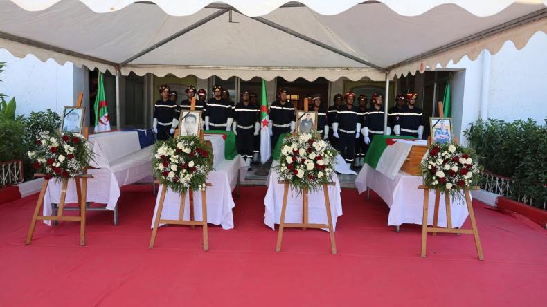 تشييع جثامين ضحايا سقوط طائرة الحماية المدنية في جيجل