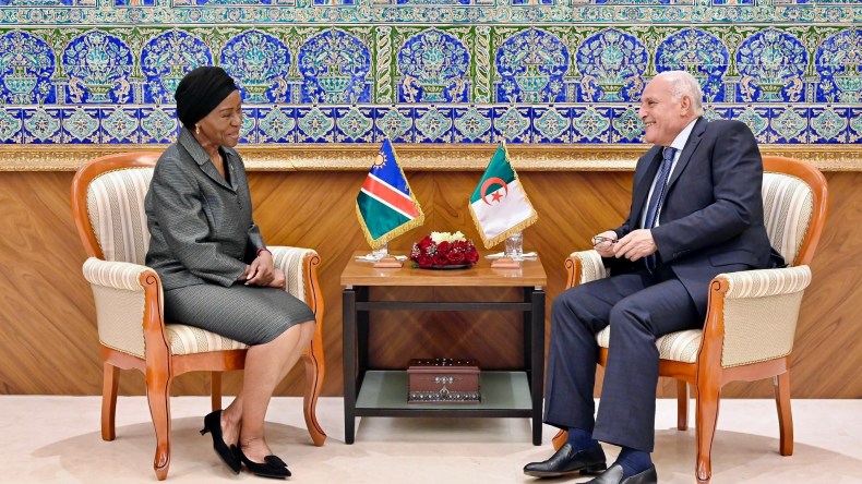 عطاف يستقبل سفيرة ناميبيا في زيارة وداع