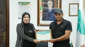 تكريم عون أمن في “صيدال” شارك في انتشال جثامين ضحايا حادث وادي الحراش