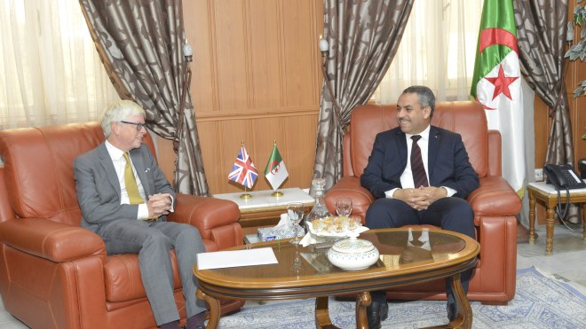 برنامج لترقية تعليم اللغة الإنجليزية في الجزائر