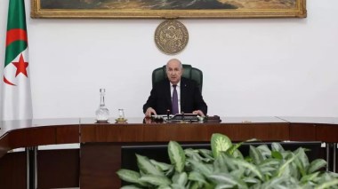 Le président de la République préside une réunion de travail consacrée au secteur du commerce