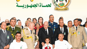 مجلة الجيش: الجزائر أضحت شريكا لا مناص منه وفاعلا مـحوريا إقليميا ودوليا