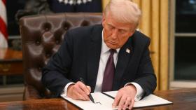 ترمب يُصدر لائحة الرسوم الجمركية الجديدة بتعديلات غير متوقعة