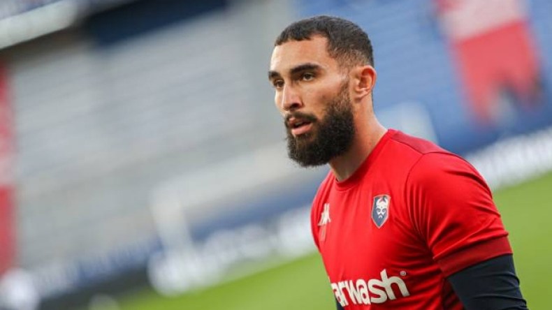 الحارس ماندريا يلعب بِالنّار