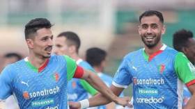 المولودية تبدأ رحلة الدفاع عن اللقب بِتعادل