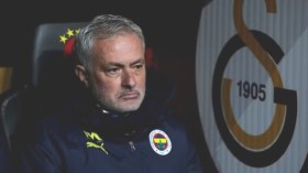 إقالة المدرب مورينيو