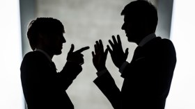 الولع بالخلاف!