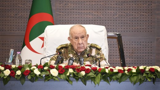 الفريق أول شنقريحة يُشرف على حفل تخرج الدفعات بالمدرسة العليا الحربية