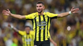 حسام عوار يساهم في فوز فريقه الاتحاد بخماسية أمام الأخدود