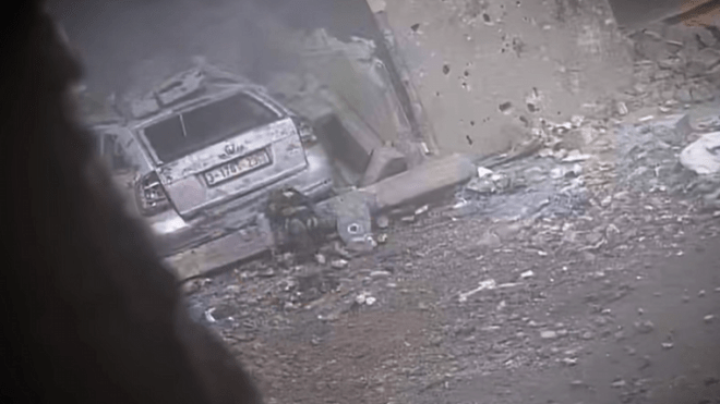 بالفيديو.. قوات الاحتلال تستهدف طفلة بصاروخ أثناء تعبئتها المياه