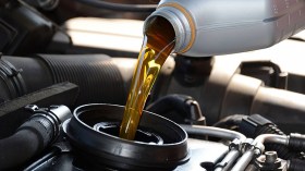 السماح بإدخال شحنات زيوت السيارات والمزلقات الموطّنة قبل 15 جويلية