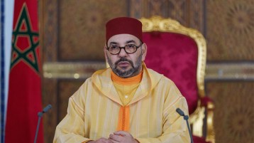 المخزن يأكل من الصحن الذي يتقيأ فيه