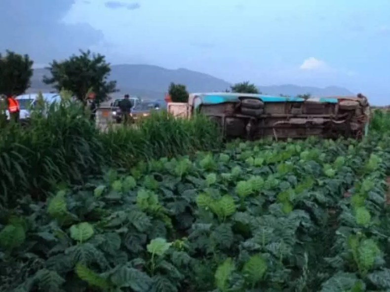 Sétif : 22 personnes blessées dans le renversement d’un bus dans la commune de Rasfa