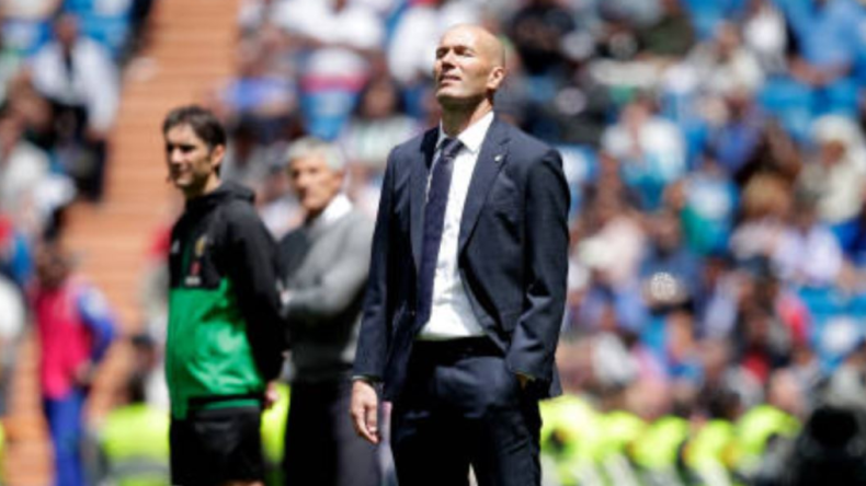 زيدان يستعد للعودة إلى عالم التدريب