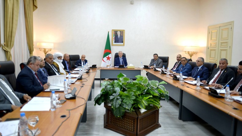 تأجيل افتتاح الدورة البرلمانية العادية لسنة 2025-2026