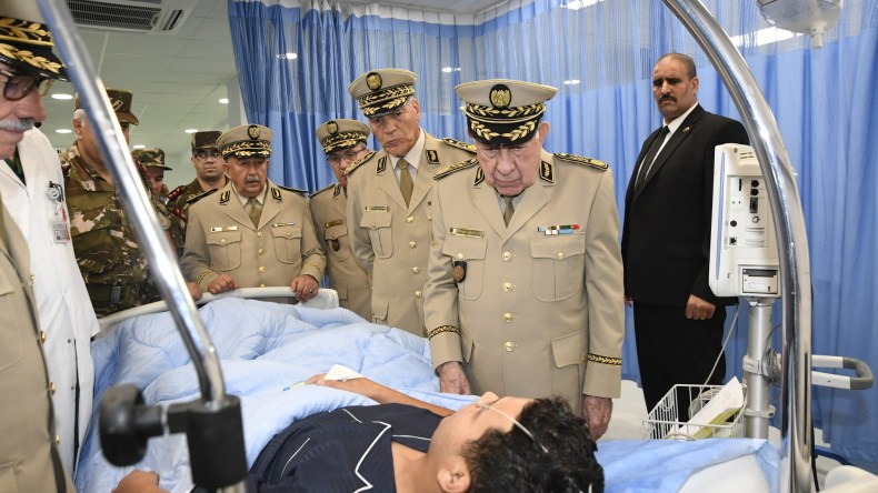 بالفيديو.. الفريق أول شنقريحة يزور جرحى حادث وادي الحراش