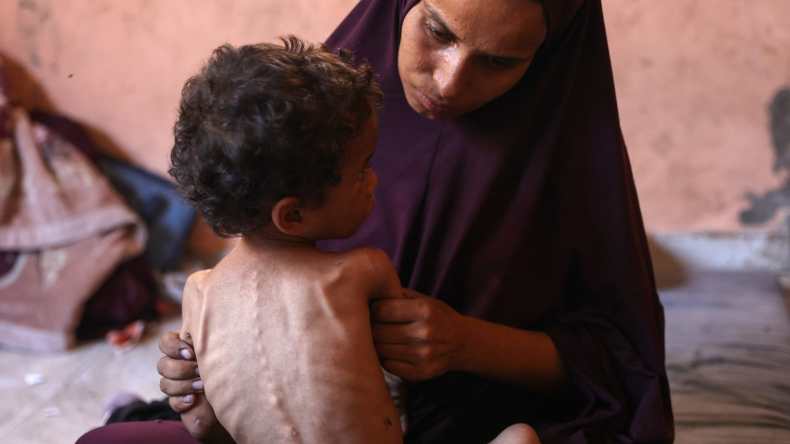 المساعدات الأميركية في غزة: سلاح ناعم في حرب الإبادة الجماعية