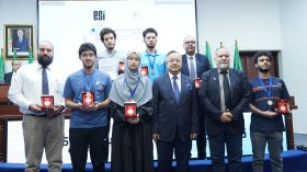 بداري يكرم الطلبة المتفوقين في المسابقة العالمية للرياضيات ببلغاريا