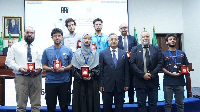 بداري يكرم الطلبة المتفوقين في المسابقة العالمية للرياضيات ببلغاريا