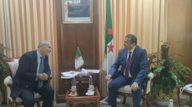 عرقاب يستقبل الباحث عبد الرحمان عبان مخترع الحقيبة الشمسية