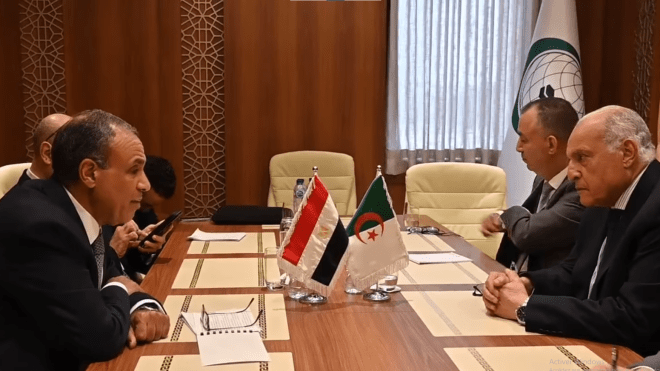 عطاف يبحث مع نظيره المصري الأوضاع في الأراضي الفلسطينية المحتلة