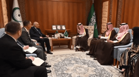 عطاف يلتقي وزير الخارجية السعودي