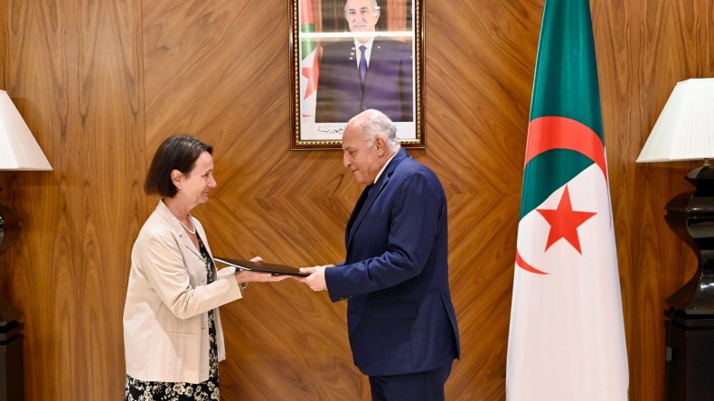 عطاف يتسلم أوراق اعتماد سفراء السويد والنمسا