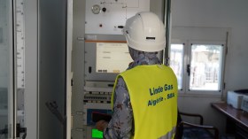 قويدري يُعاين وحدة إنتاج الغازات الطبية بسيدي بلعباس